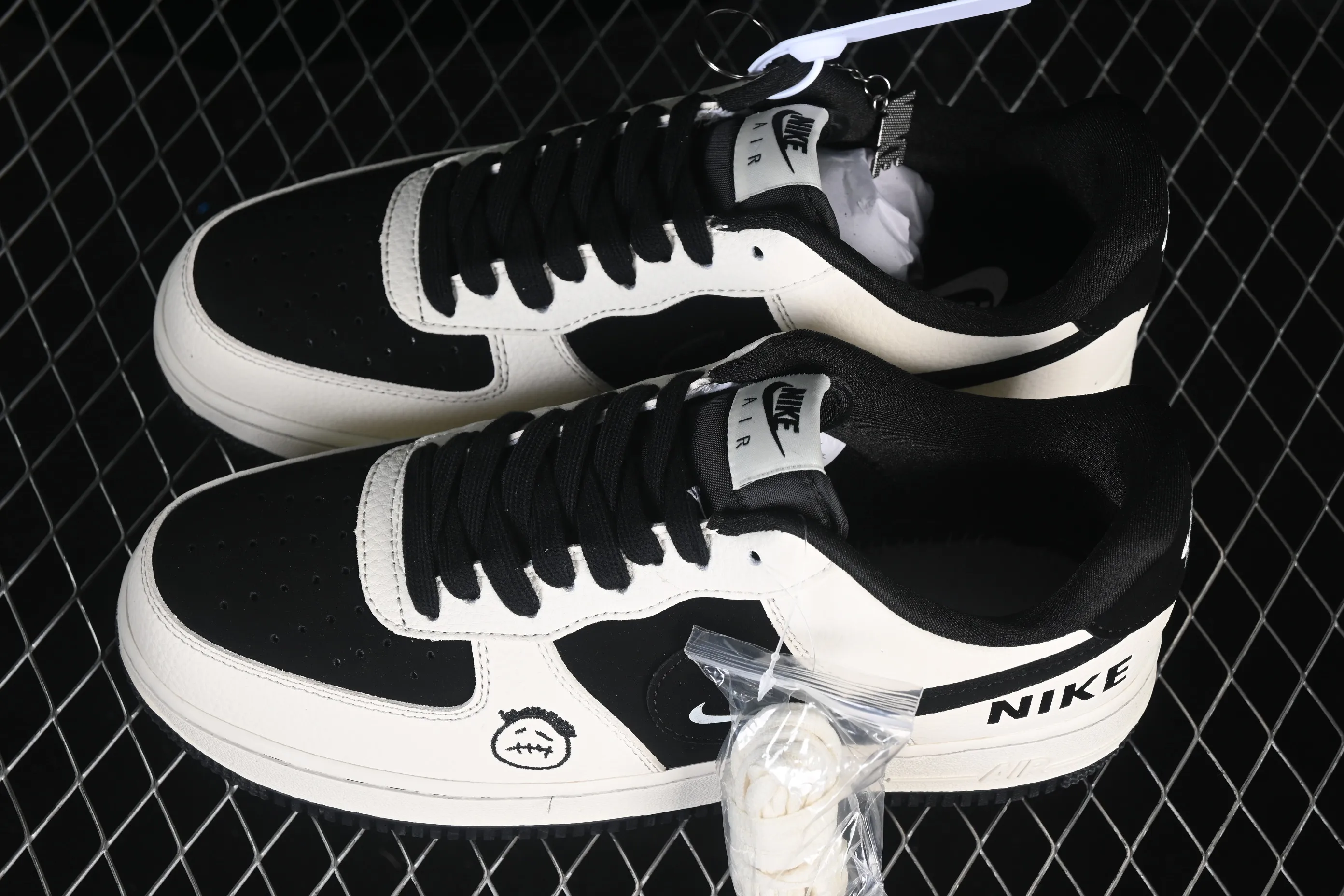 All categories Nk Air Force 1 Air Force series Nk Air Force 1 Low Air Force low-top Nike Air Force 1'07 Low black and white contrast Air Force 1 low-top casual sneakers BK1916-005